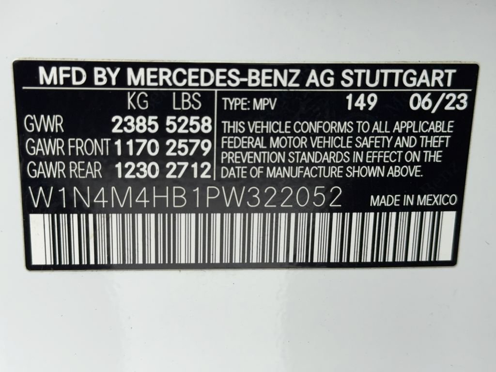 Used 2023 Mercedes-Benz GLB 250 4MATIC w/ Premium Package image 61