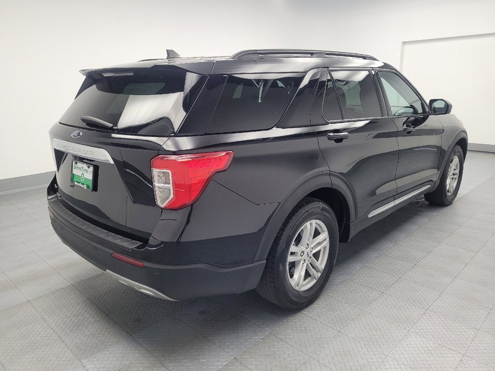 Used 2023 Ford Explorer XLT w/ Equipment Group 202A image 9