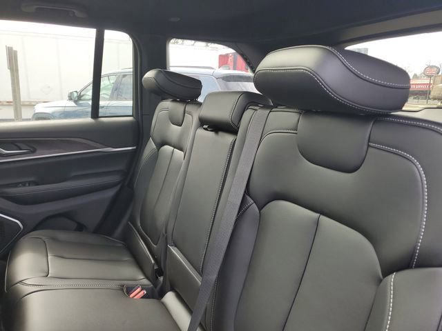 New 2026 Jeep Grand Cherokee Limited image 13