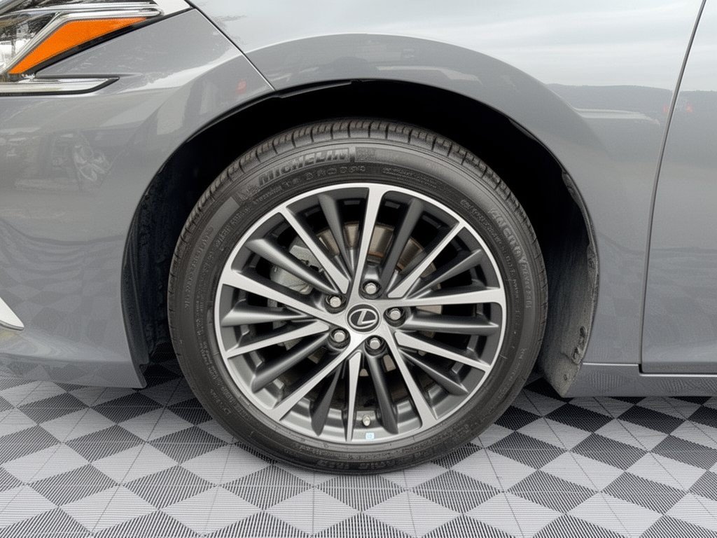 Certified 2025 Lexus ES 350 w/ Premium Package FWD image 14