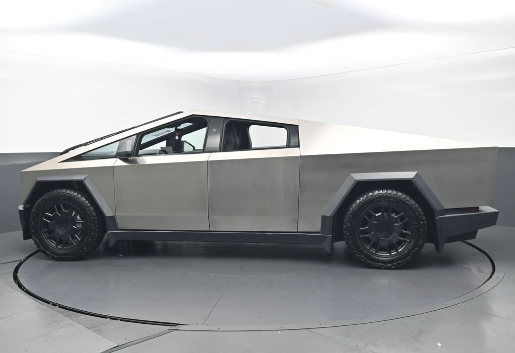 Used 2024 Tesla Cybertruck AWD Crew Cab image 7