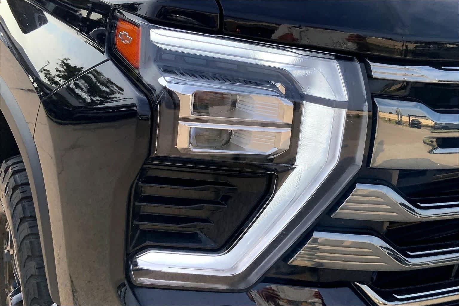 Used 2024 Chevrolet Silverado 2500 High Country w/ High Country Premium Package AWD/4WD image 27
