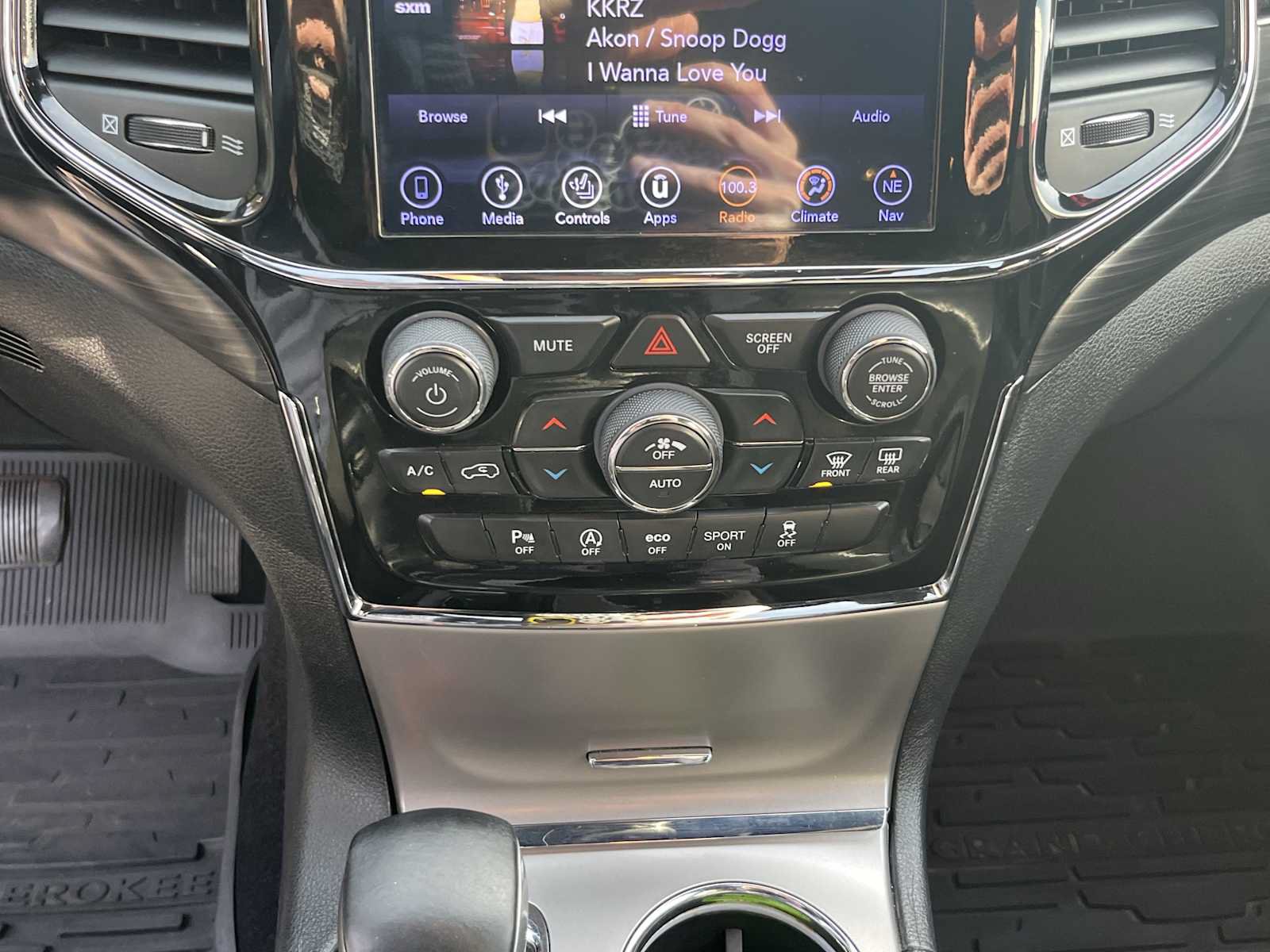Used 2019 Jeep Grand Cherokee Altitude AWD/4WD image 22