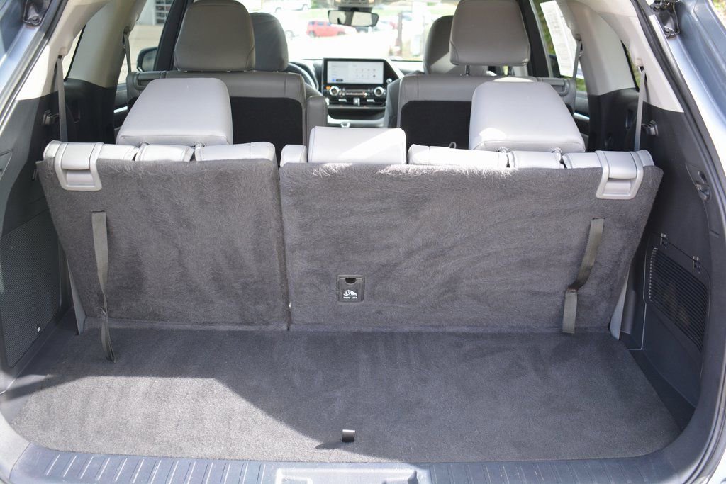 Used 2023 Toyota Highlander Limited image 26