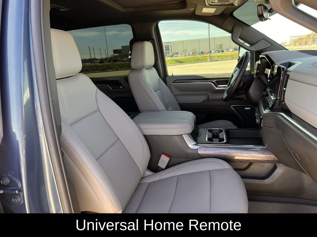 Used 2025 Chevrolet Silverado 2500 LTZ w/ LTZ Convenience Package image 31