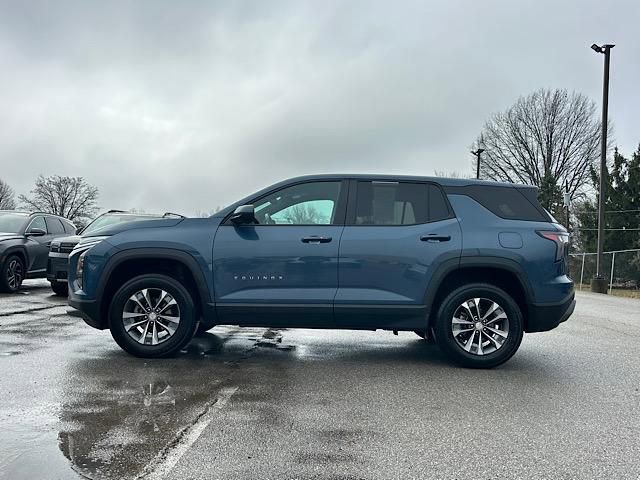 Used 2025 Chevrolet Equinox LT image 3