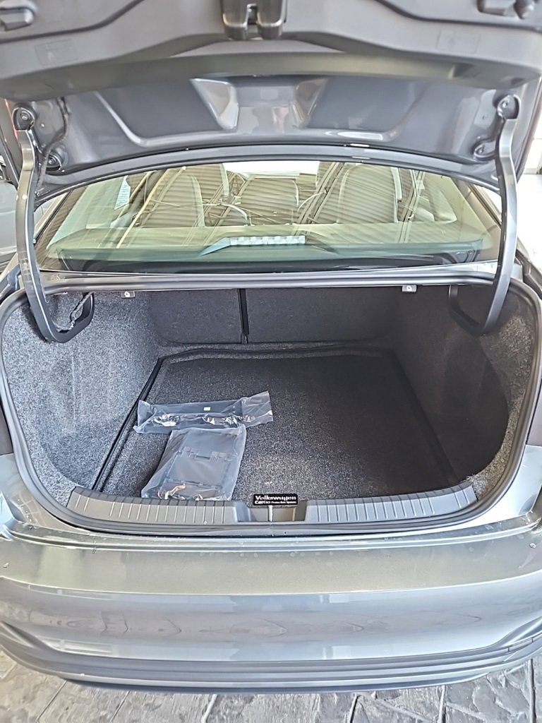 New 2026 Volkswagen Jetta SE image 19