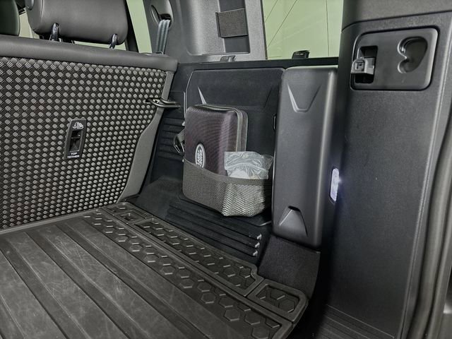 Used 2024 Land Rover Defender 110 S image 26