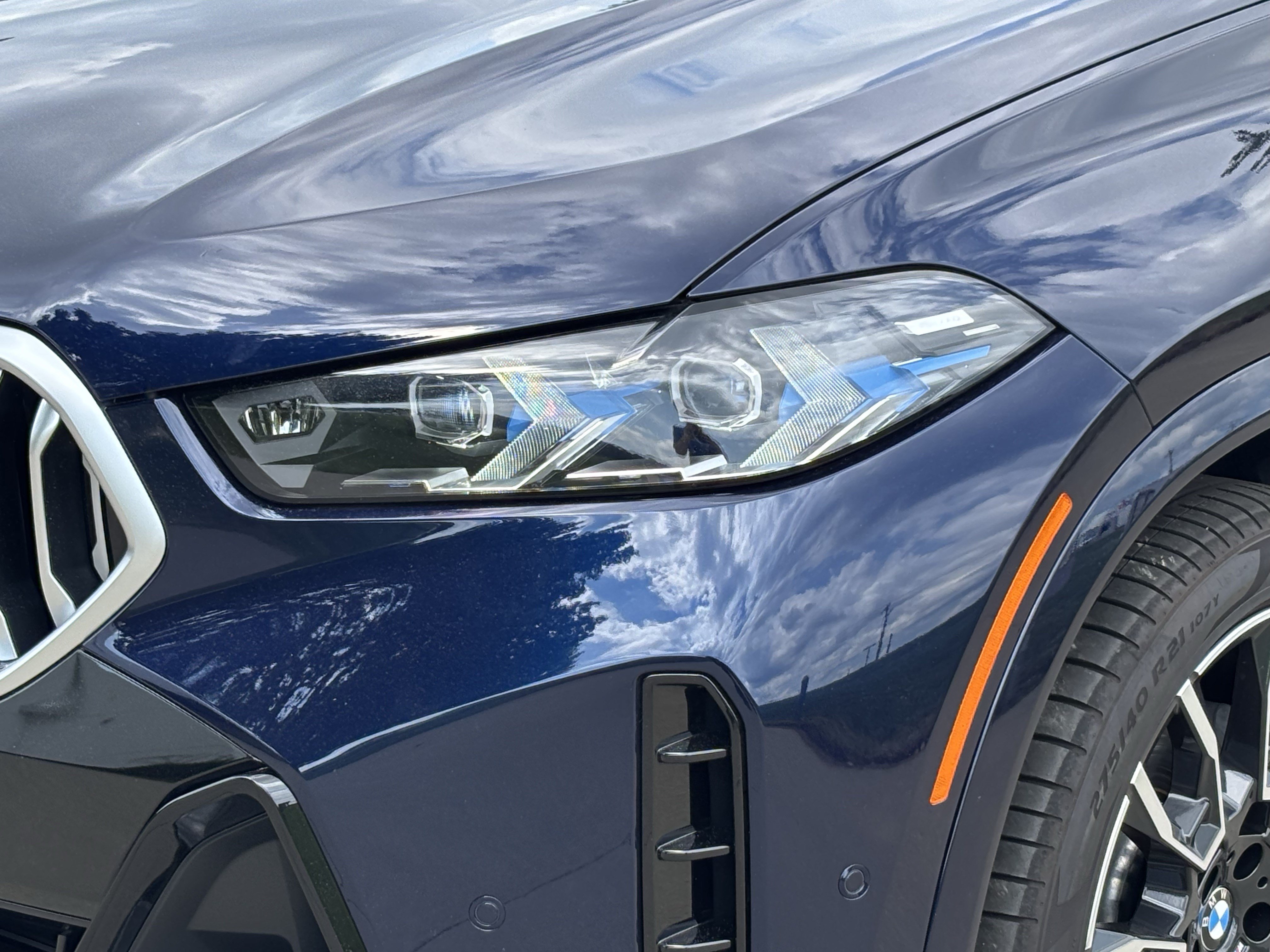 Certified 2026 BMW X6 xDrive40i AWD/4WD image 6
