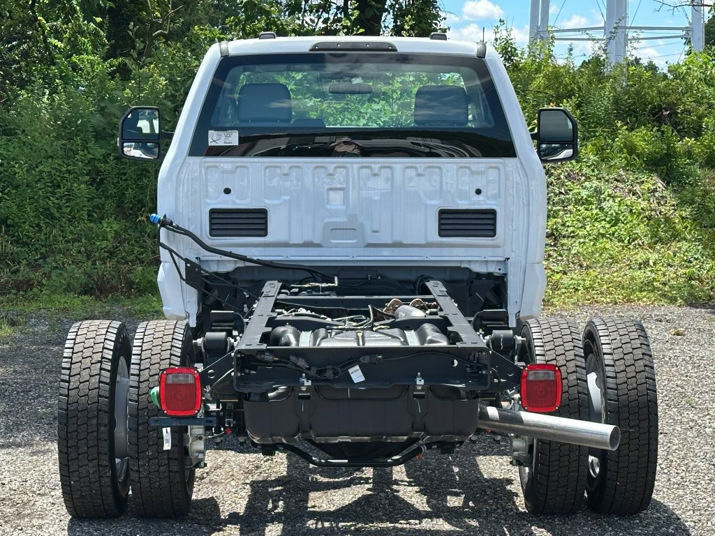 New 2026 Ford F550 4x4 Regular Cab Super Duty image 4