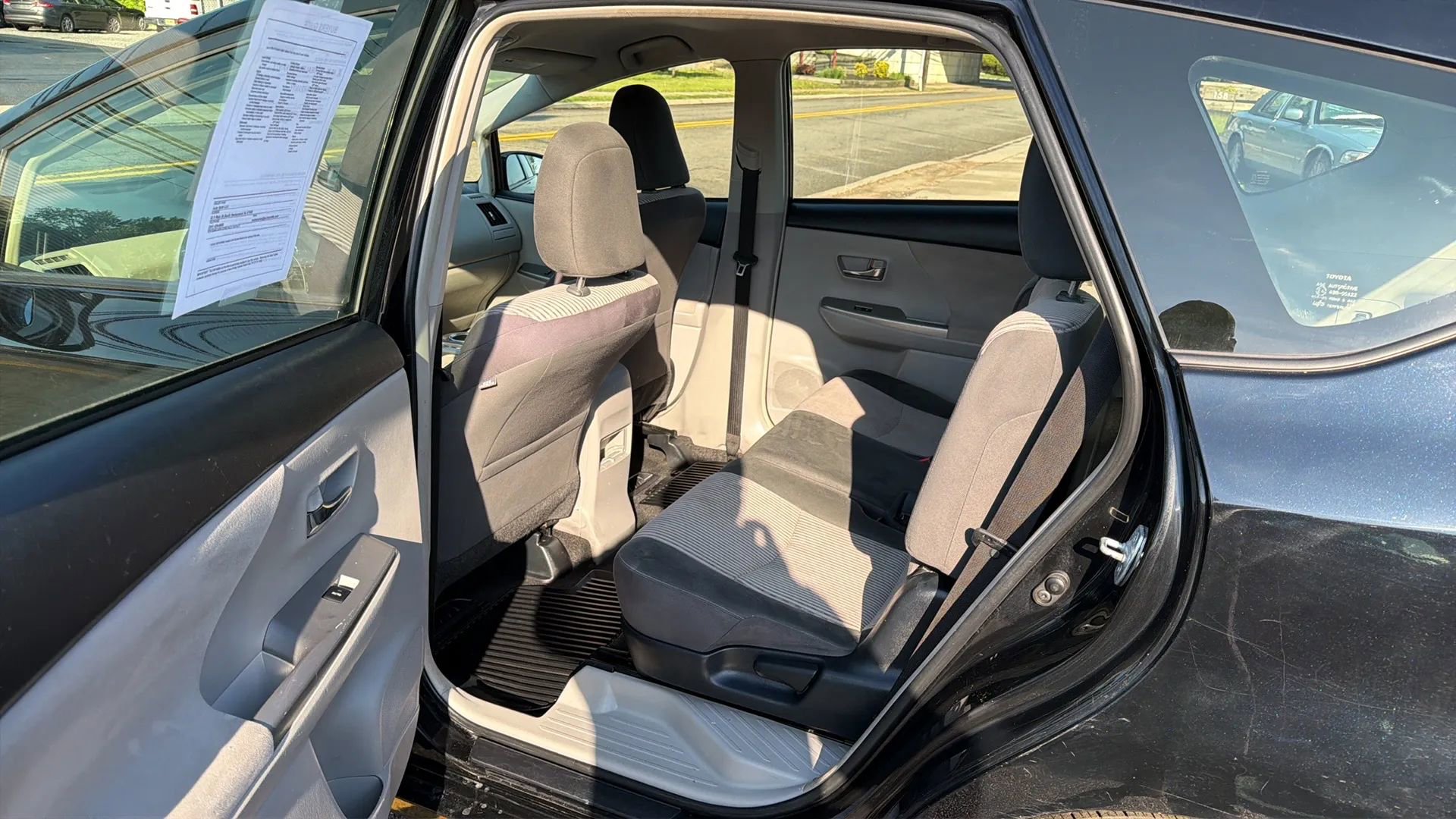 Used 2017 Toyota Prius V Three w/ Carpet Mat Package FWD image 28