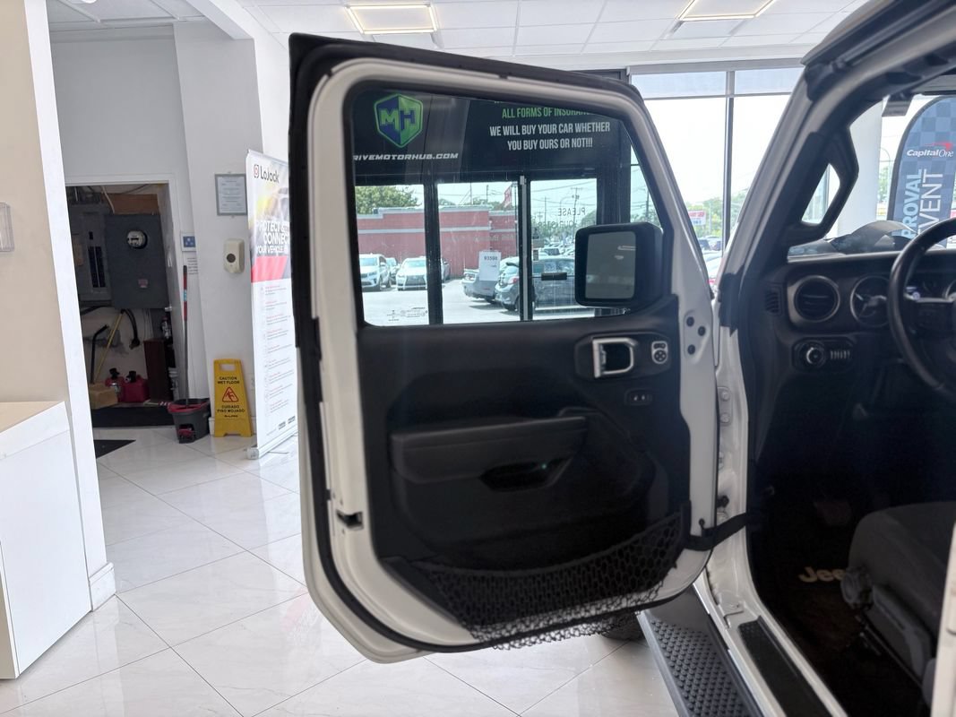 Used 2018 Jeep Wrangler Unlimited Sport S AWD/4WD image 36