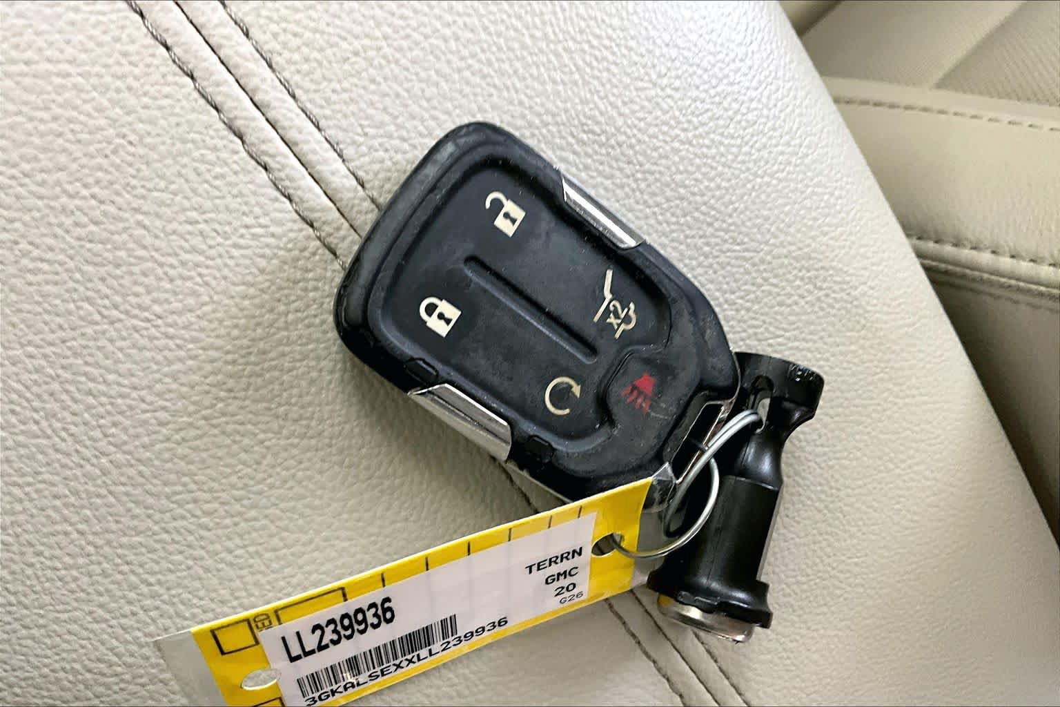 Used 2020 GMC Terrain Denali w/ Denali Premium Package FWD image 15