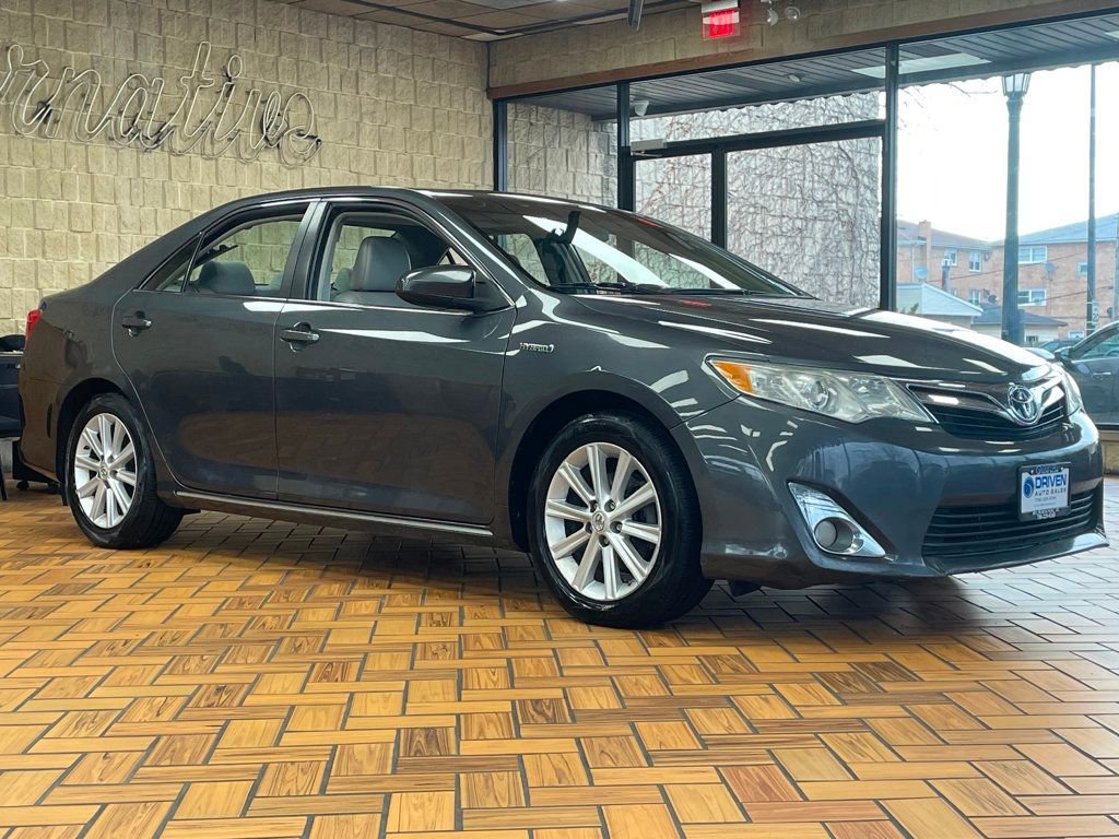 Used 2012 Toyota Camry XLE w/ Leather Pkg image 8