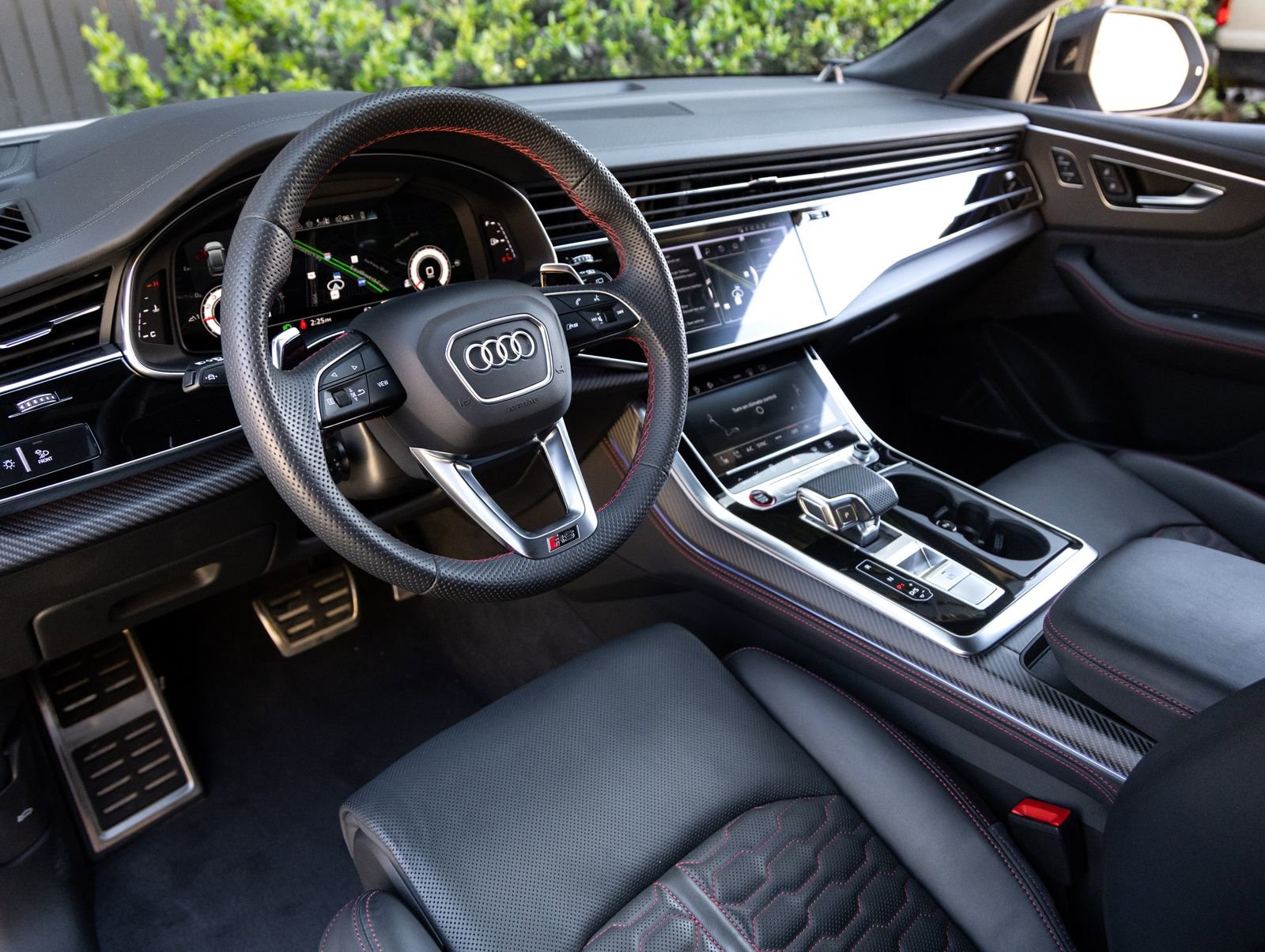 Used 2025 Audi RS Q8 performance w/ Matte Carbon Package image 4