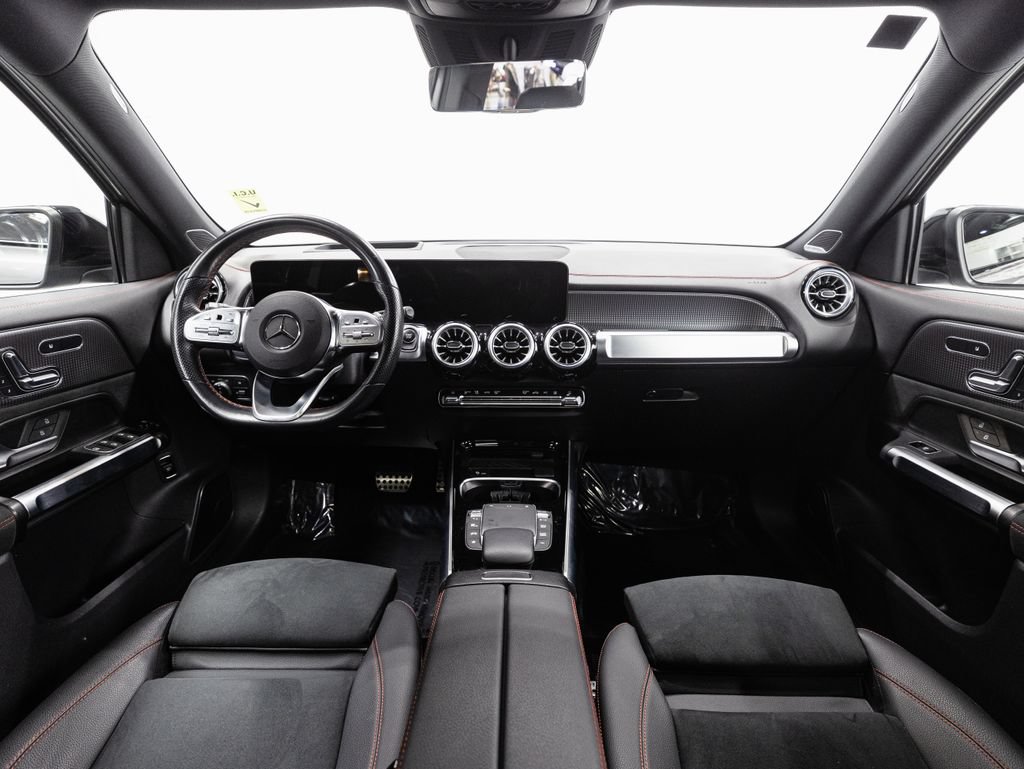Used 2023 Mercedes-Benz EQB 300 4MATIC image 24