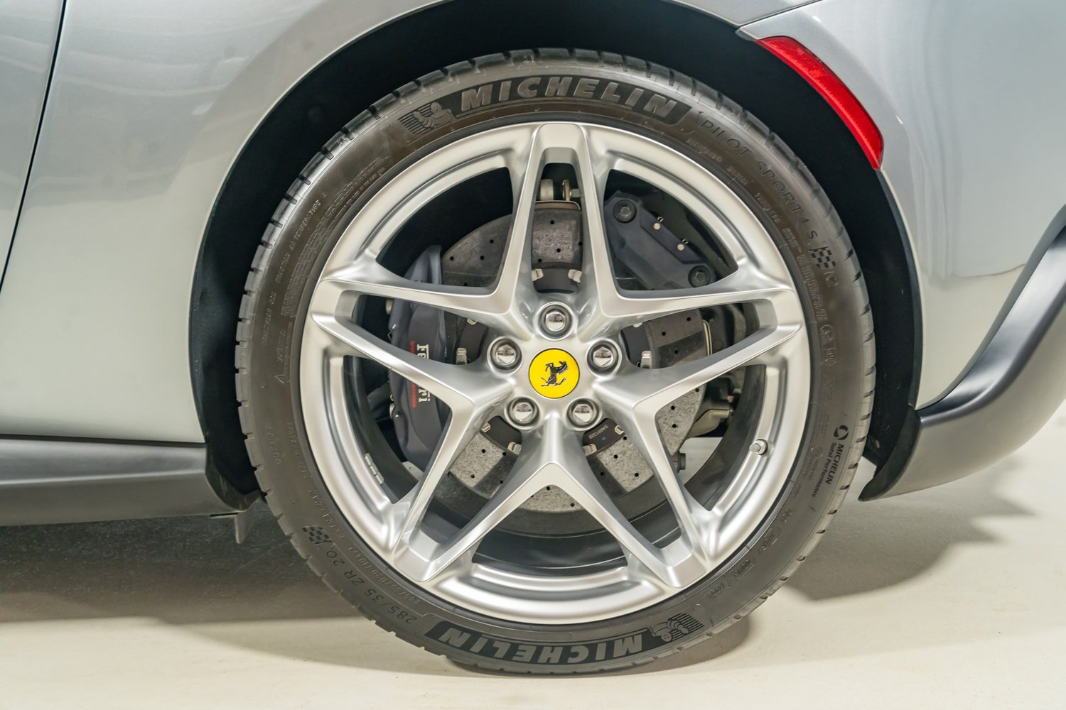 Used 2022 Ferrari Roma RWD image 13