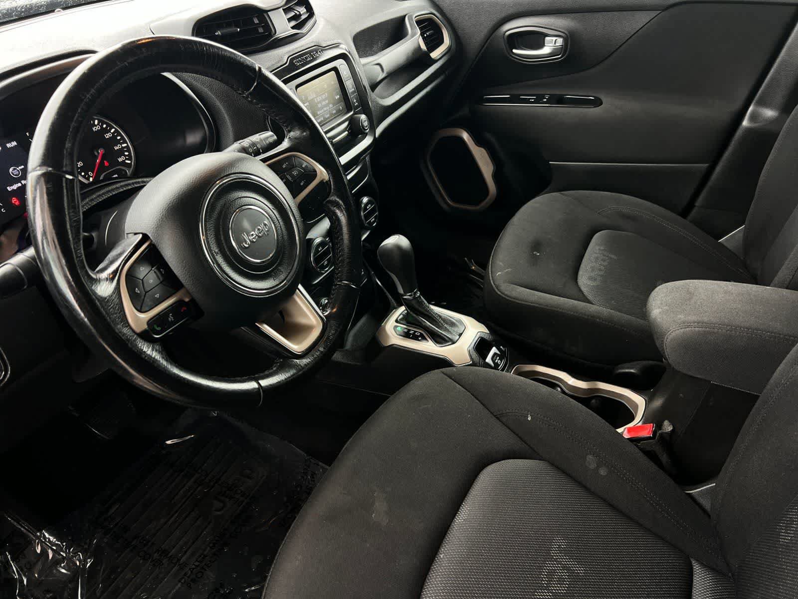 Used 2017 Jeep Renegade Latitude w/ Popular Equipment Group AWD/4WD image 12