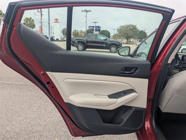 Used 2025 Nissan Altima 2.5 SV image 23