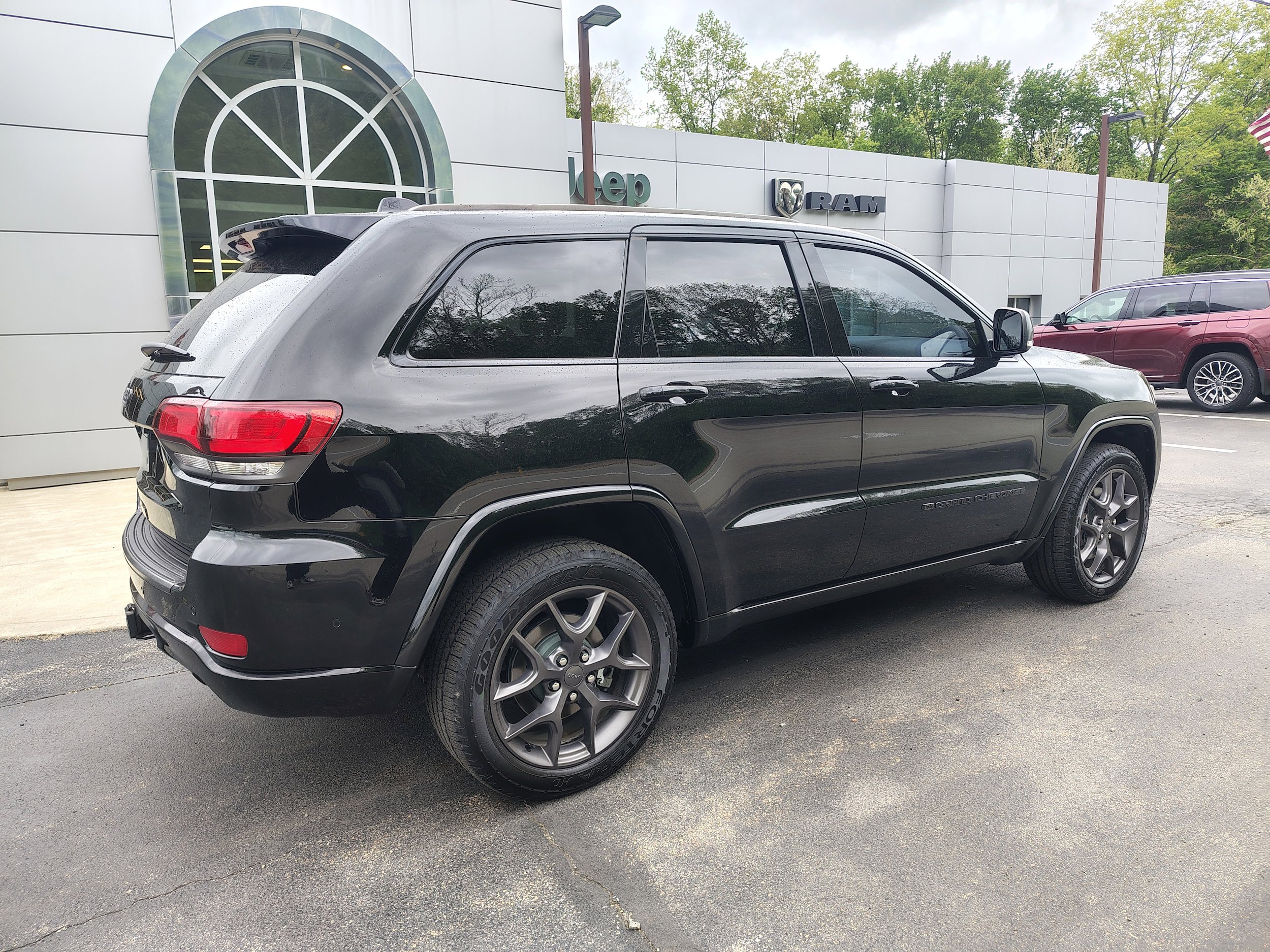 Certified 2021 Jeep Grand Cherokee Limited w/ Quick Order Package 28K 80th AWD/4WD image 15