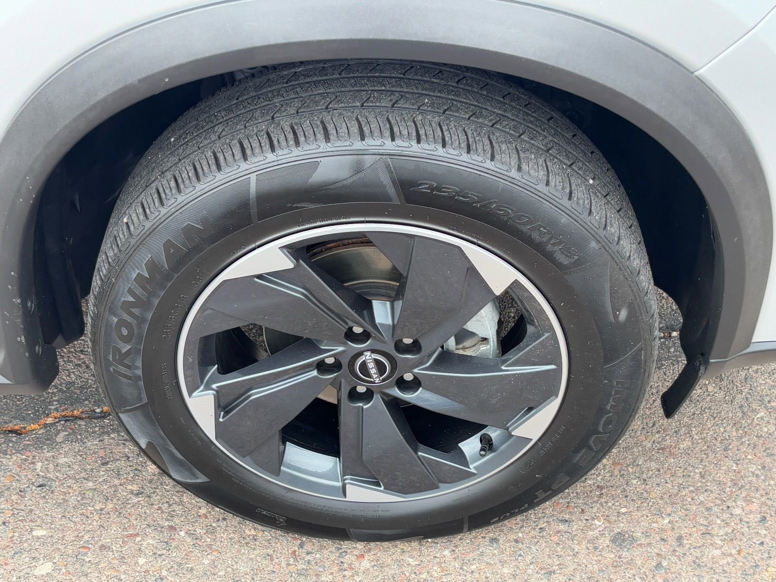 Used 2025 Nissan Rogue SV image 8