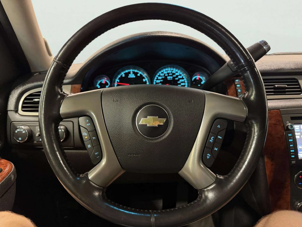 Used 2012 Chevrolet Avalanche LTZ AWD/4WD image 37