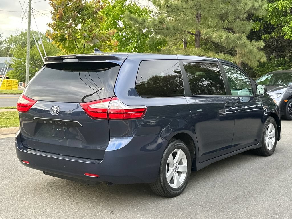 Used 2019 Toyota Sienna L FWD image 4