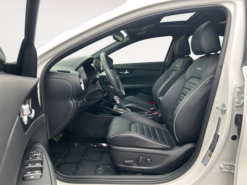 Used 2023 Kia Forte GT-Line w/ GT-Line Premium Package image 15