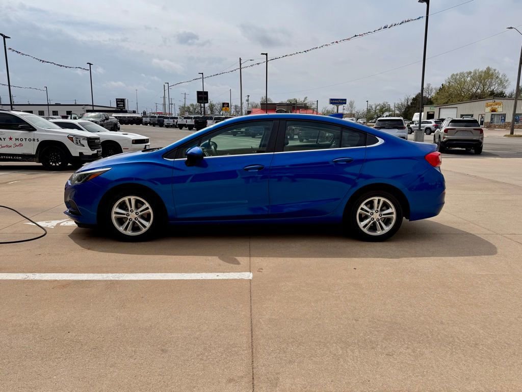Used 2017 Chevrolet Cruze LT image 6