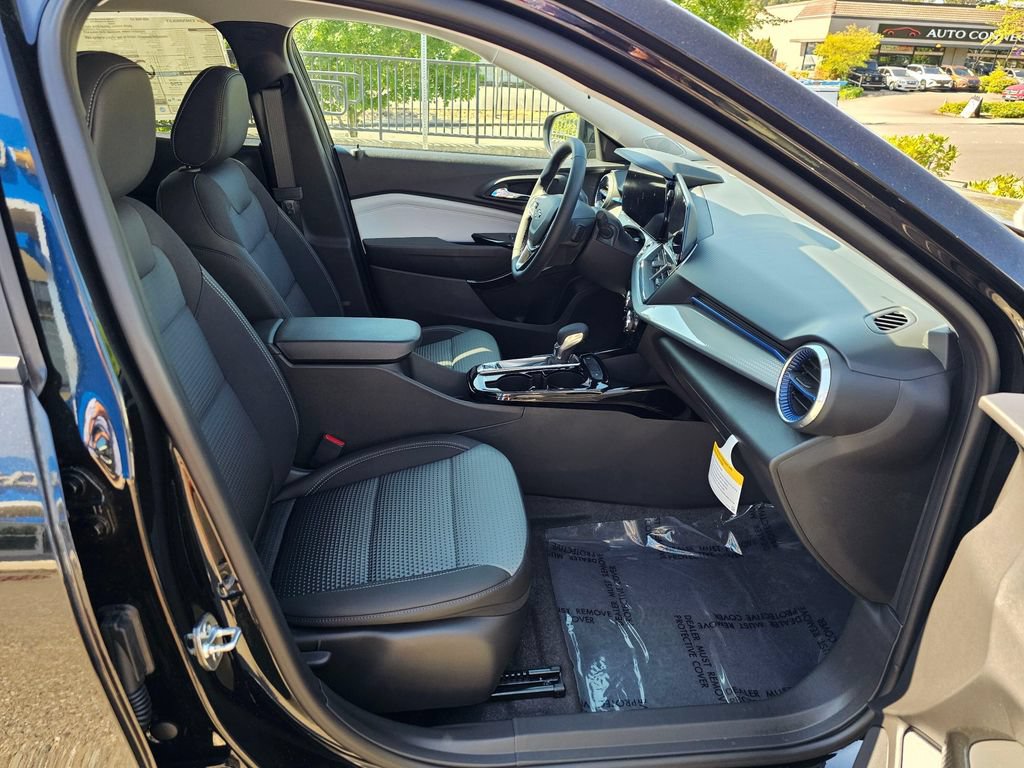 New 2026 Chevrolet Trax LT w/ Driver Confidence Package FWD image 11