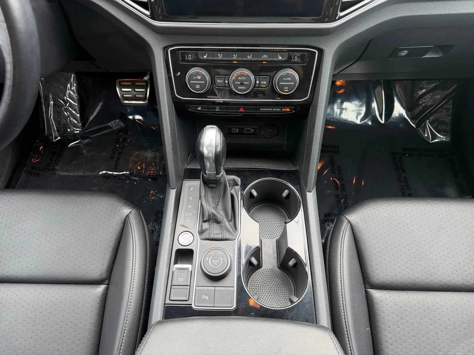 Used 2019 Volkswagen Atlas SEL R-Line AWD/4WD image 18