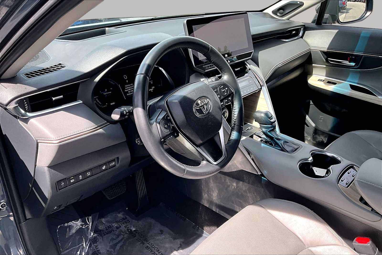 Used 2024 Toyota Venza Limited AWD/4WD image 18