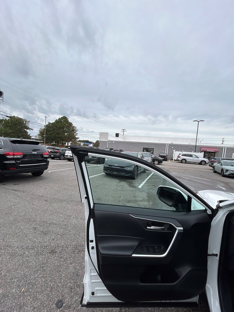 Used 2024 Toyota RAV4 XLE AWD/4WD image 11