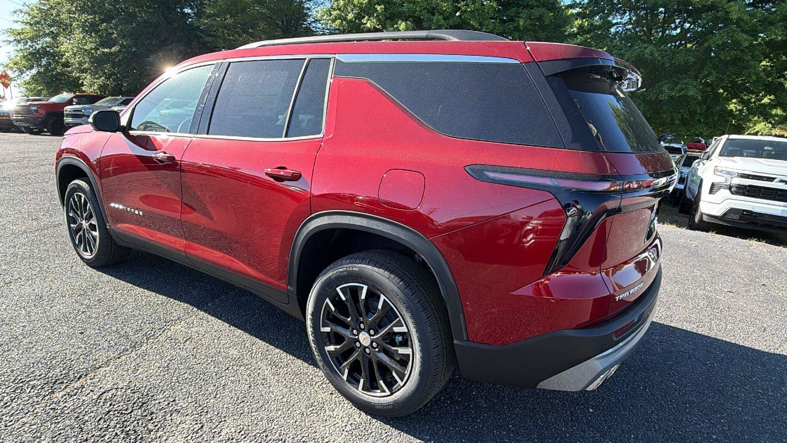 New 2026 Chevrolet Traverse LT w/ Sun and Wheel Package FWD image 7