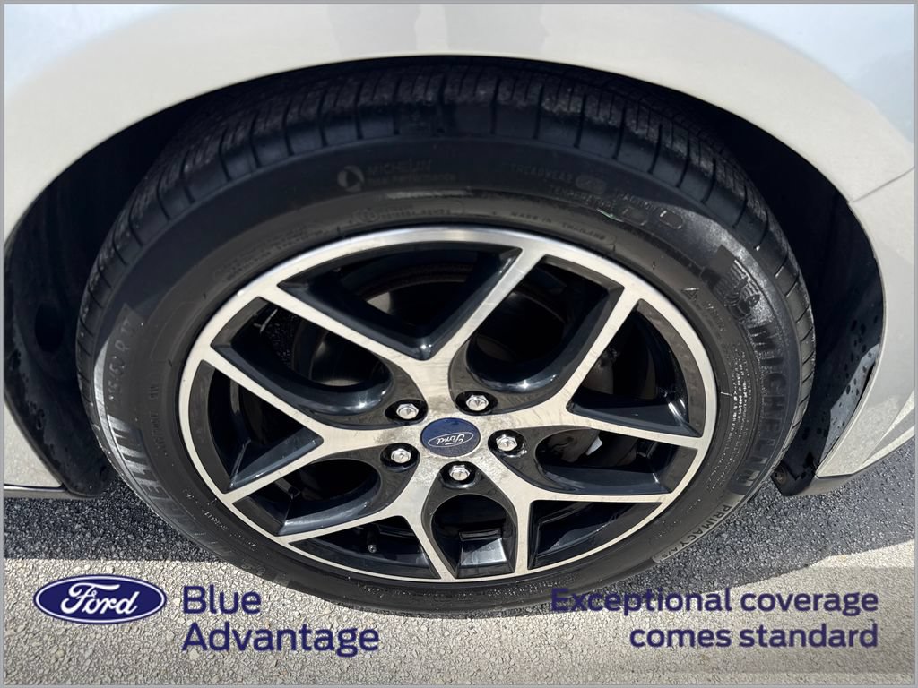 Certified 2018 Ford Focus SE w/ SE Appearance Package FWD image 13