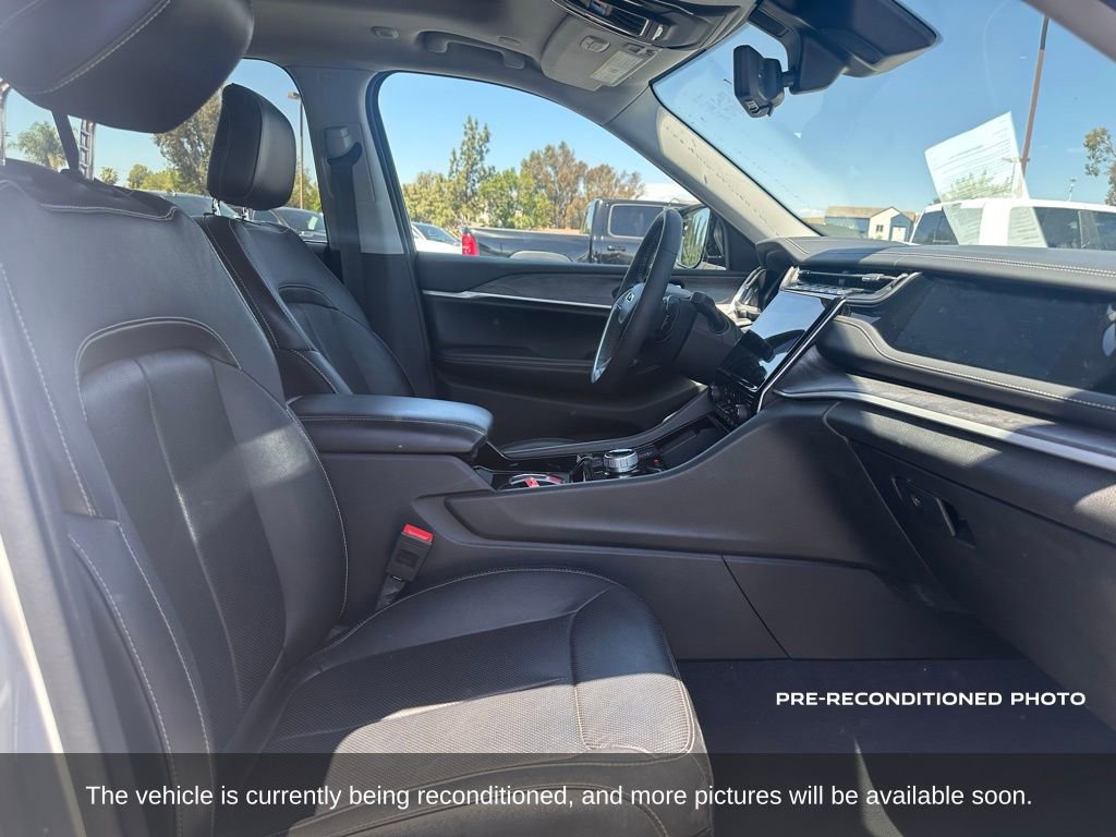 Used 2022 Jeep Grand Cherokee Limited 4xe w/ Luxury Tech Group II AWD/4WD image 13