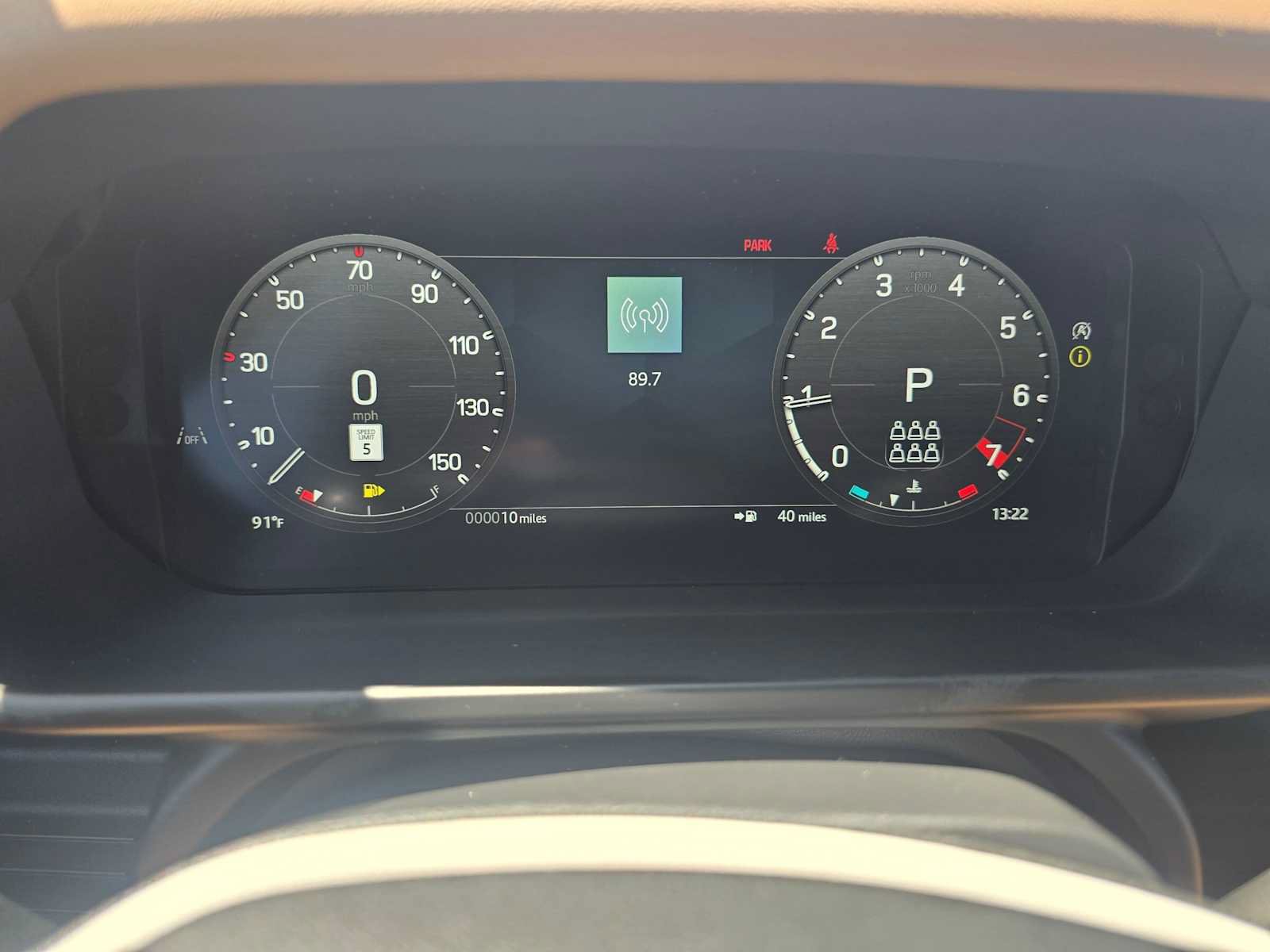 New 2026 Land Rover Defender 130 X-Dynamic SE AWD/4WD image 25