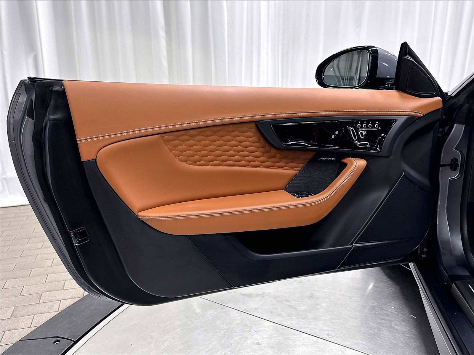 Used 2024 Jaguar F-TYPE Convertible AWD image 23