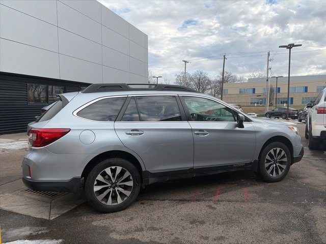 Used 2016 Subaru Outback 2.5i Limited image 3