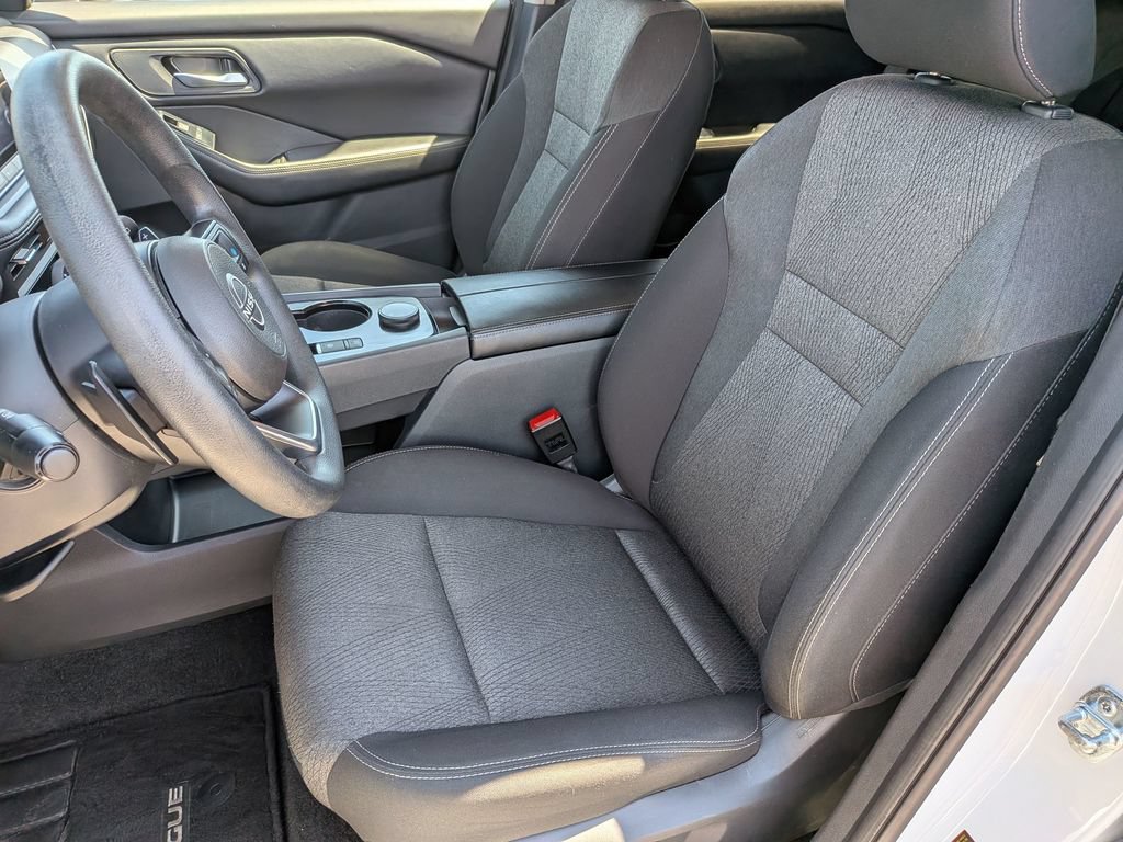 Used 2024 Nissan Rogue SV AWD/4WD image 14