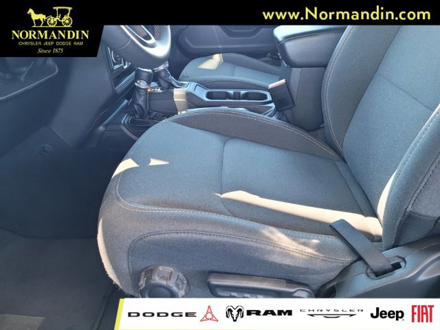 Used 2024 Jeep Wrangler Unlimited Sport AWD/4WD image 17