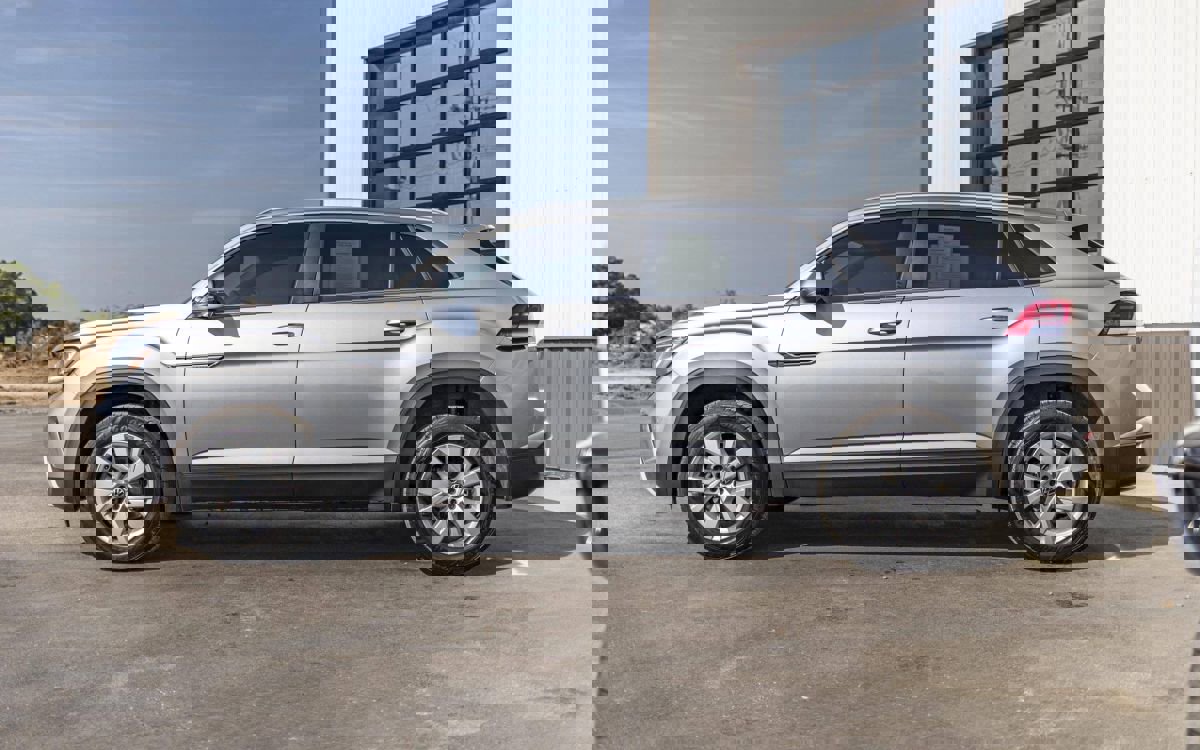 Used 2020 Volkswagen Atlas Cross Sport S image 3