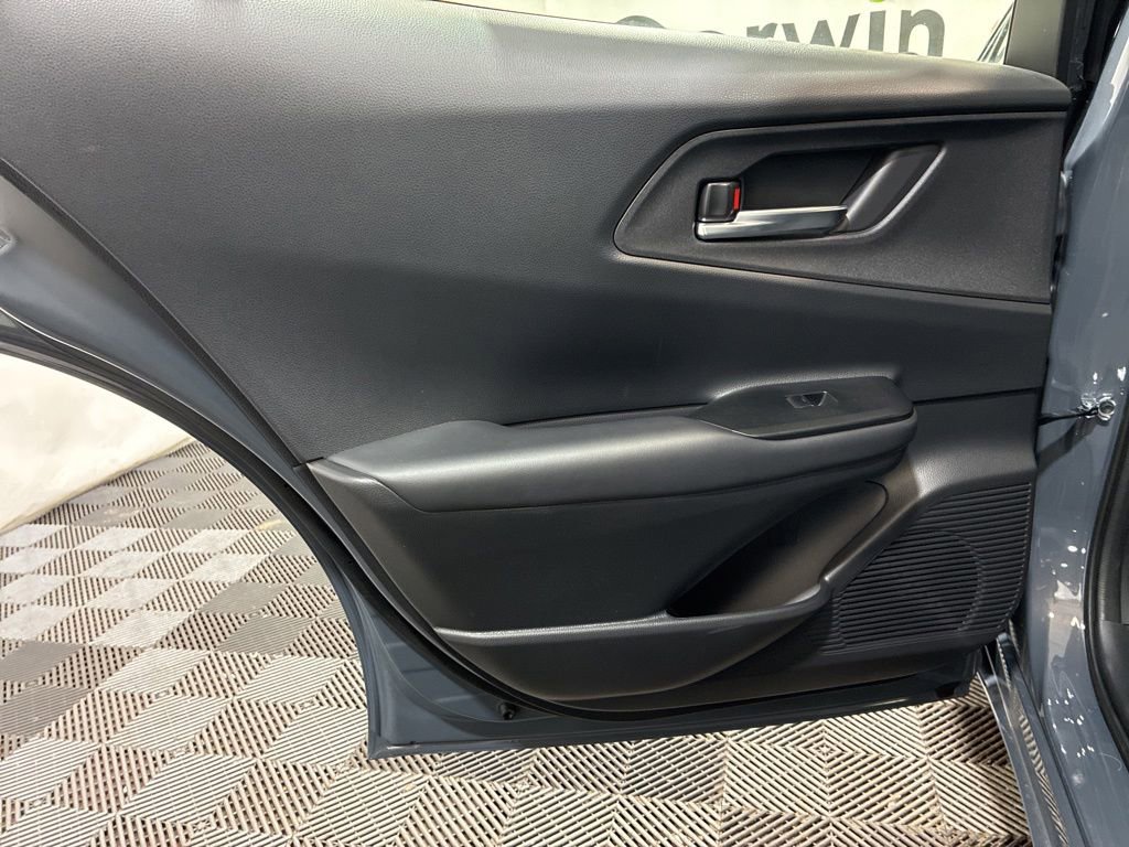 Used 2025 Toyota Prius Plug-In Hybrid FWD image 17