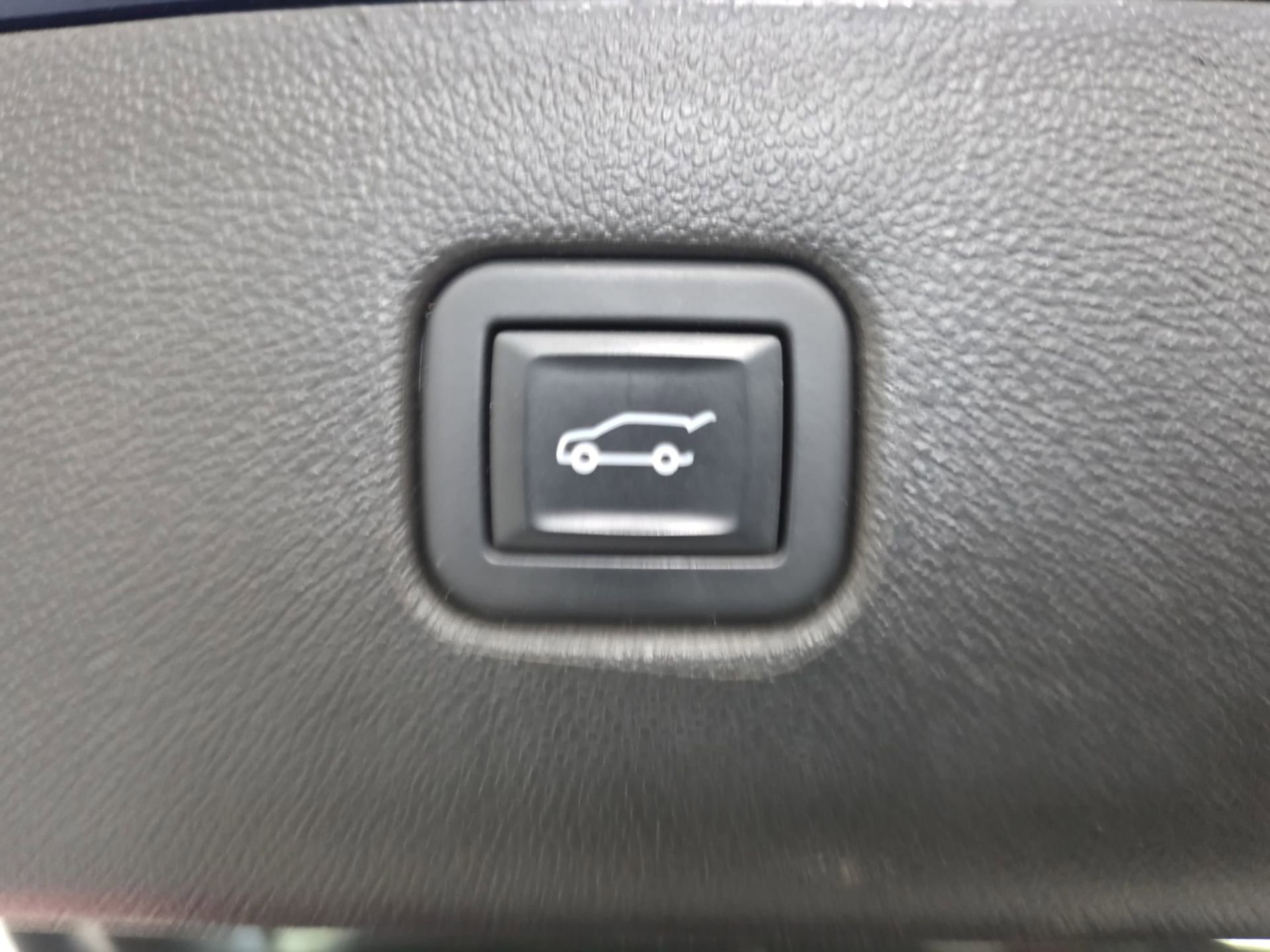 Used 2022 Chevrolet Blazer LT FWD image 13