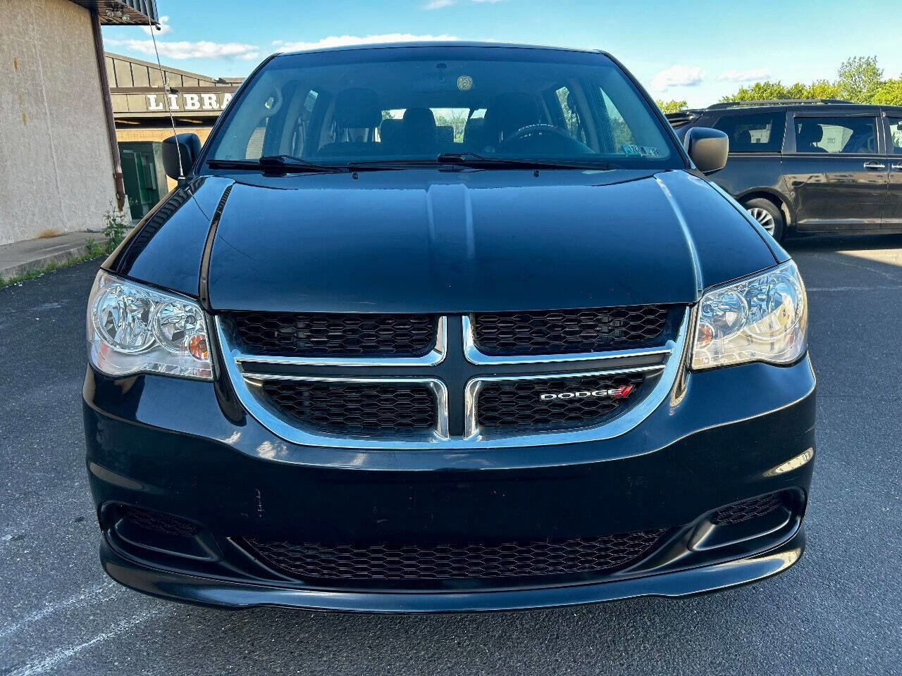 Used 2016 Dodge Grand Caravan image 9