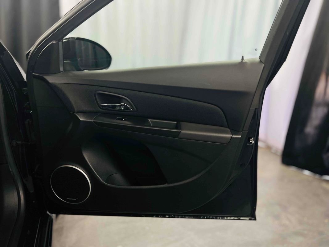 Used 2013 Chevrolet Cruze LT w/ All-Star Edition image 32