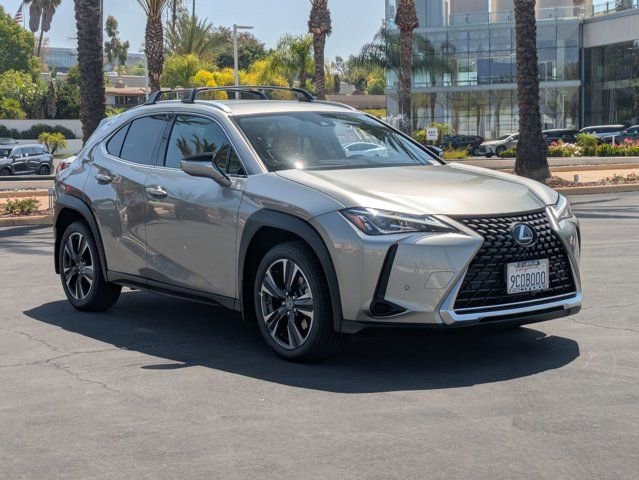 Used 2022 Lexus UX 200 w/ Accessory Package (Z1) FWD image 3