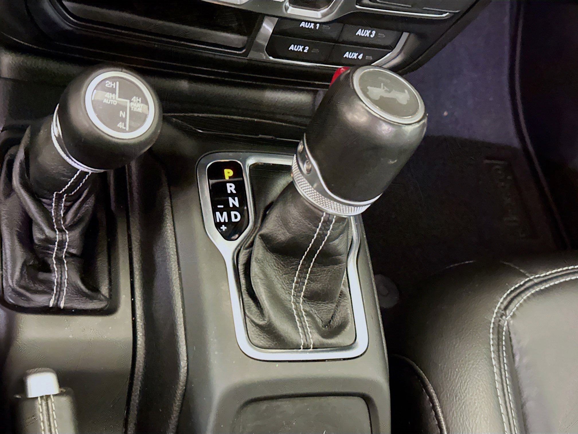 Used 2022 Jeep Wrangler Sahara AWD/4WD image 25