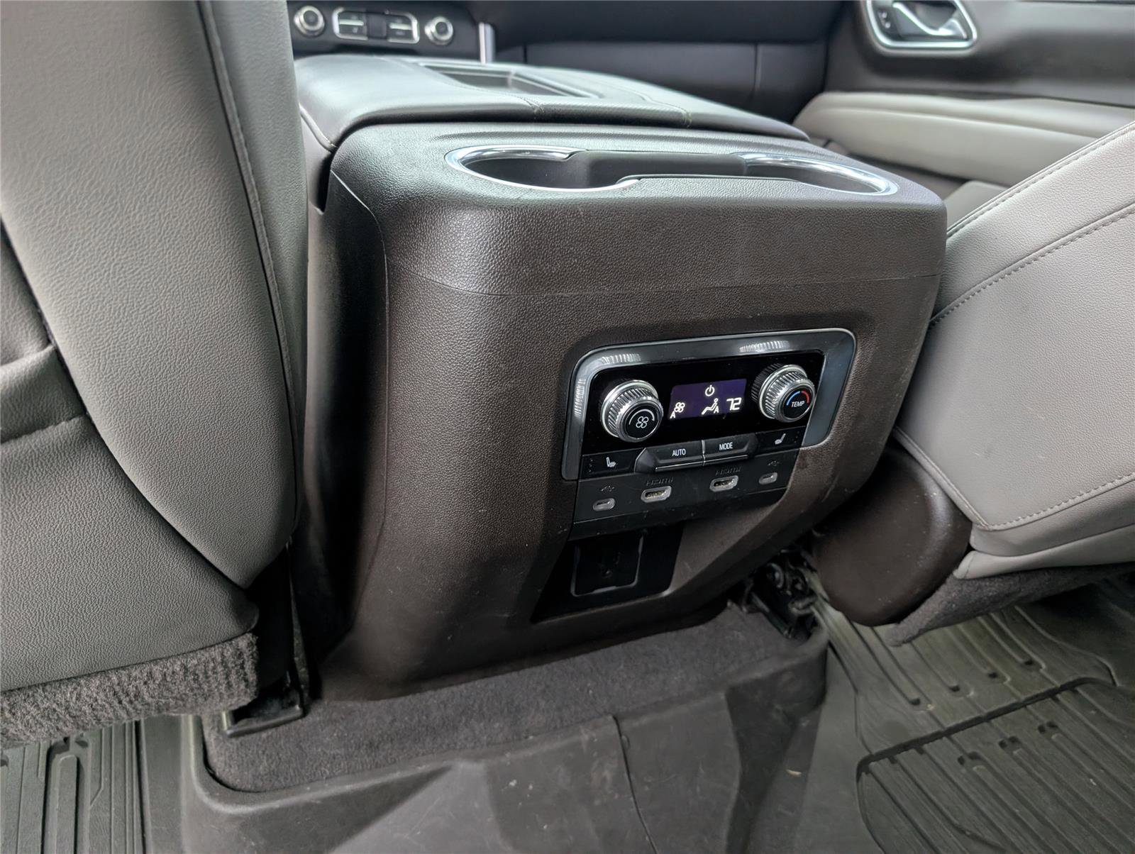 Used 2021 GMC Yukon SLT w/ SLT Luxury Plus Package image 19