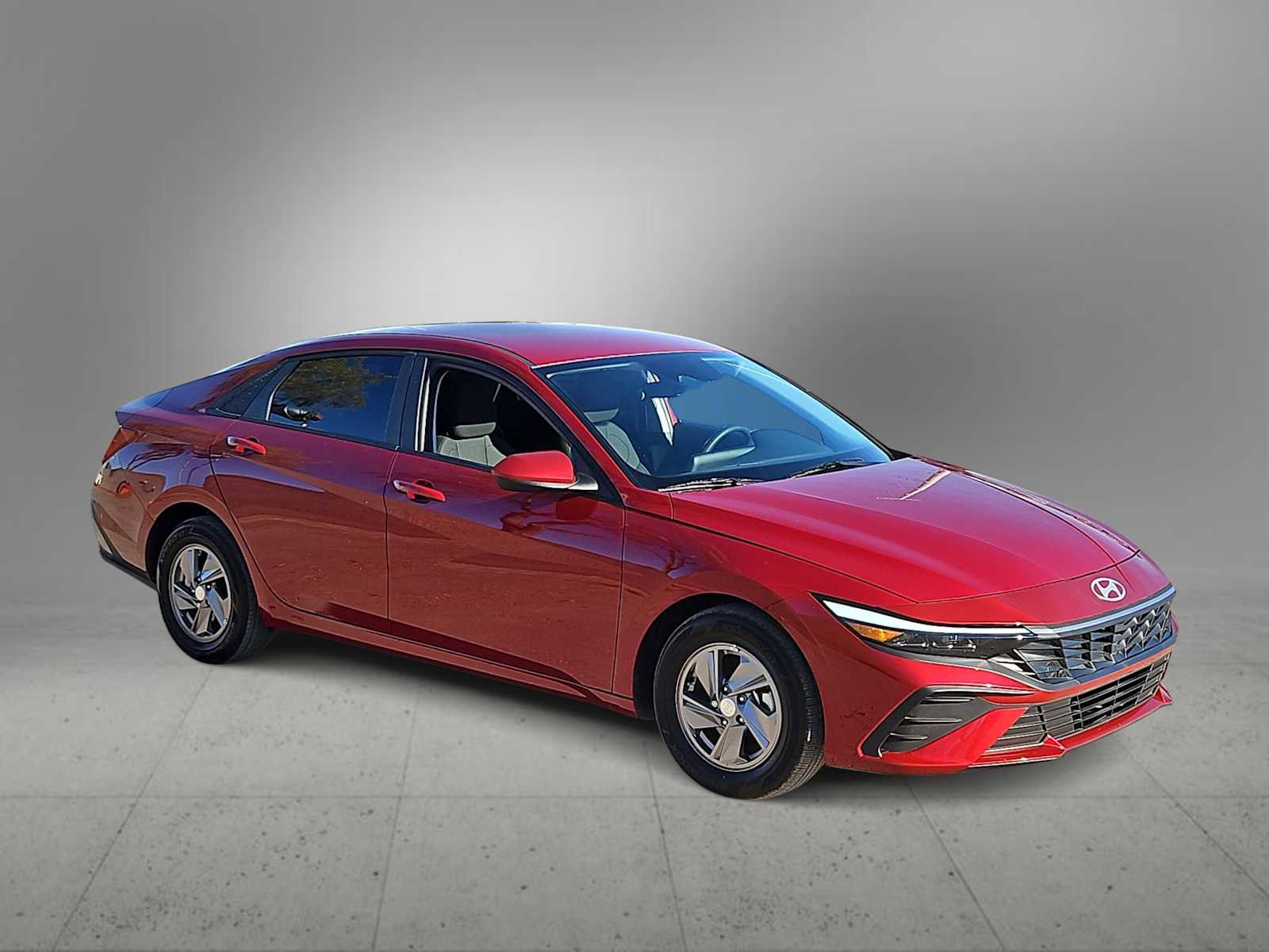 Certified 2025 Hyundai Elantra SE image 2